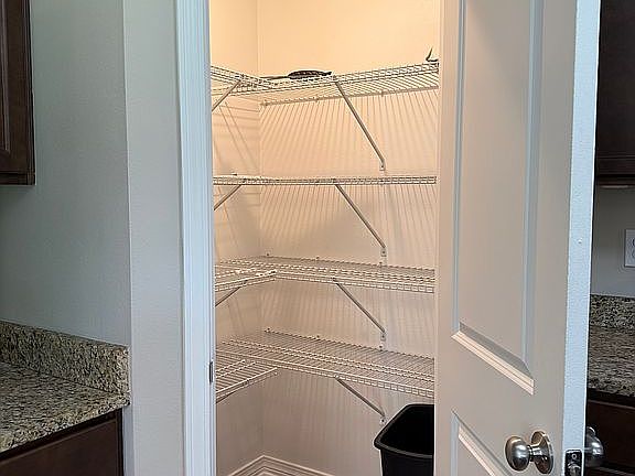 5th image of 3897 Chesterfield Ln