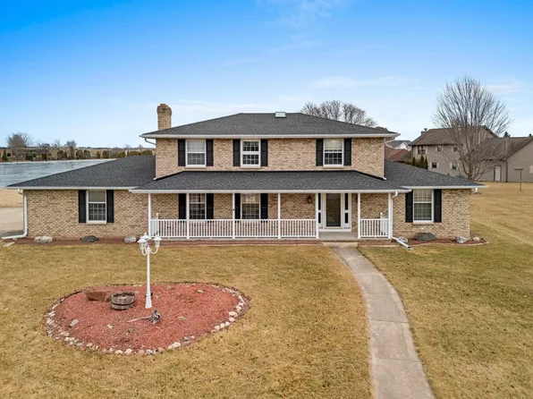 2441 Van Lake Ct, Green Bay, WI 54311