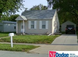 2 Martinview Rd, Bellevue, NE 68005