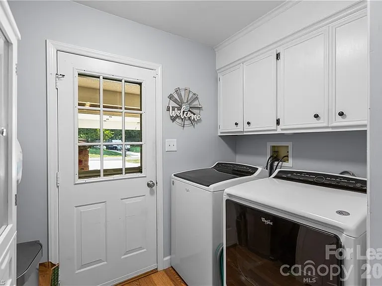 545 Adams Ct — Photo 9