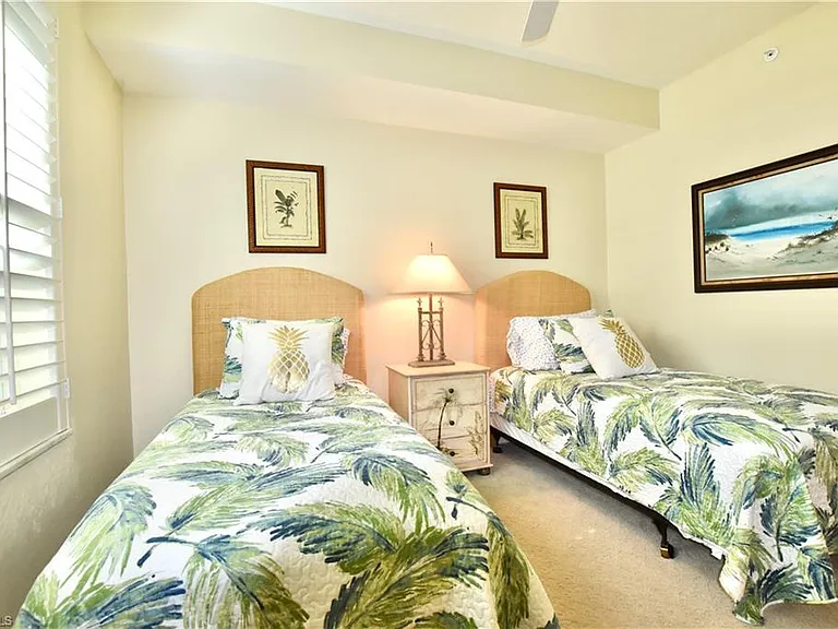 430 Cove Tower Dr #302 — Photo 22