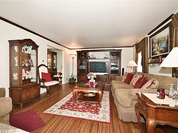 3rd image of 6801 Kevin Dr