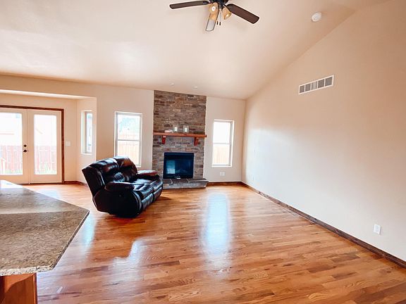 2nd image of 4305 Chippewa Dr