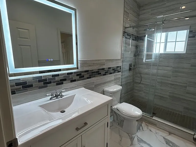 306 N Pine St #1/2 — Photo 9