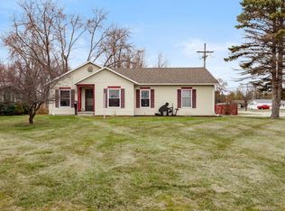 4008 Keewahdin Rd, Fort Gratiot, MI 48059