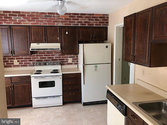3rd image of 11572 Overleigh Dr