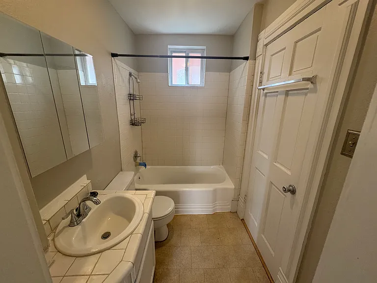 220 W 2nd Ave #1 — Photo 15