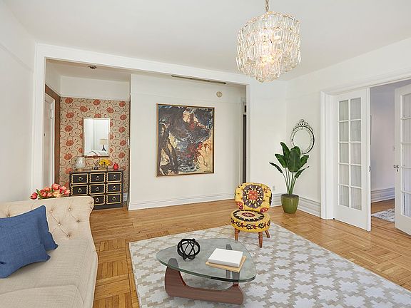 3rd image of 328 Sterling Pl APT 1B