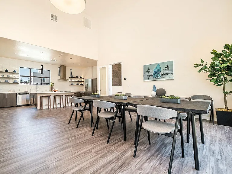 HUB APARTMENTS — Photo 2