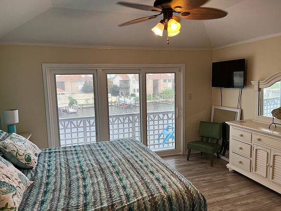 4th image of 15410 Salt Cay Ct APT A