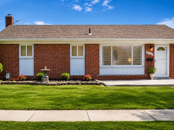 8544 Kinloch St, Dearborn Heights, MI 48127