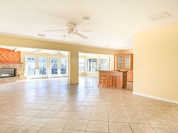 3rd image of 1807 Kendall Dr