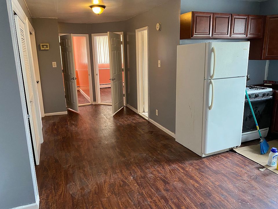 1st image of 2451 Wilson Ave #1