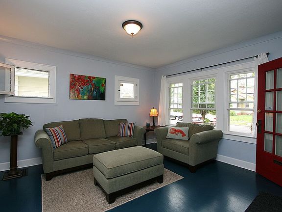 4th image of 4104 Graceland Ave