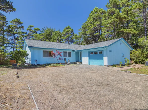5272 SW Field Ave, Waldport, OR 97394