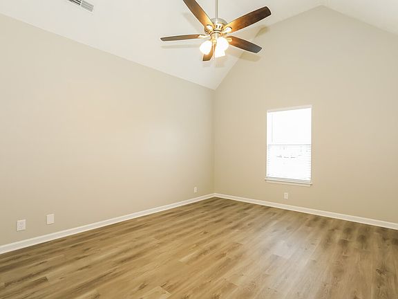 5th image of 102 Meigs Dr
