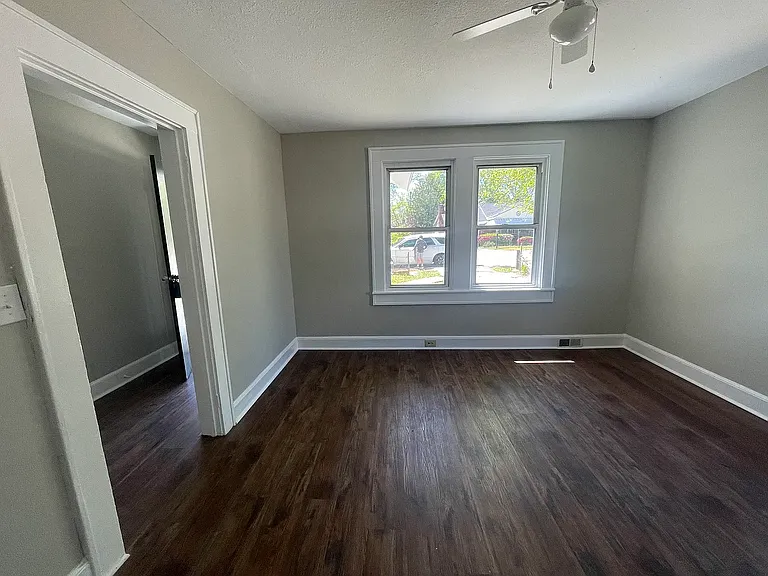 2719 Chestnut St — Photo 3