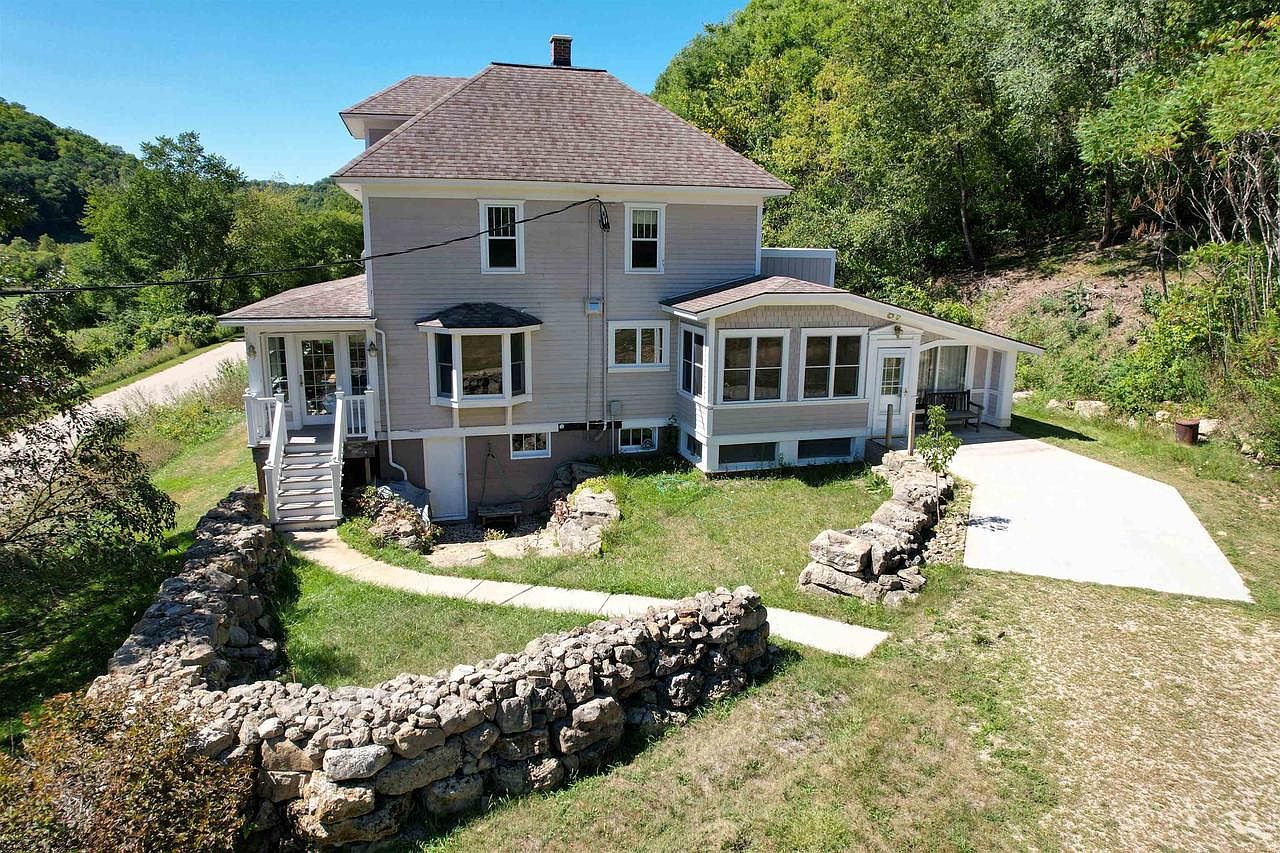 51888 Johnstown Road, Soldiers Grove, WI 54655 MLS 1963134 Zillow