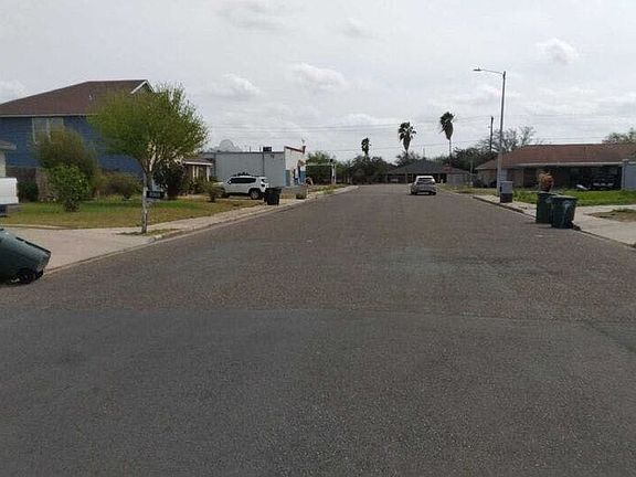 4th image of 1904 Azalea St