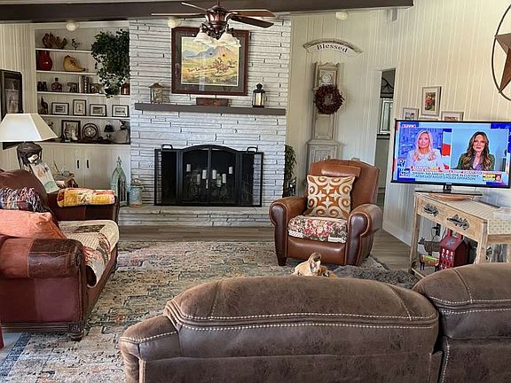 3rd image of 3212 40th St