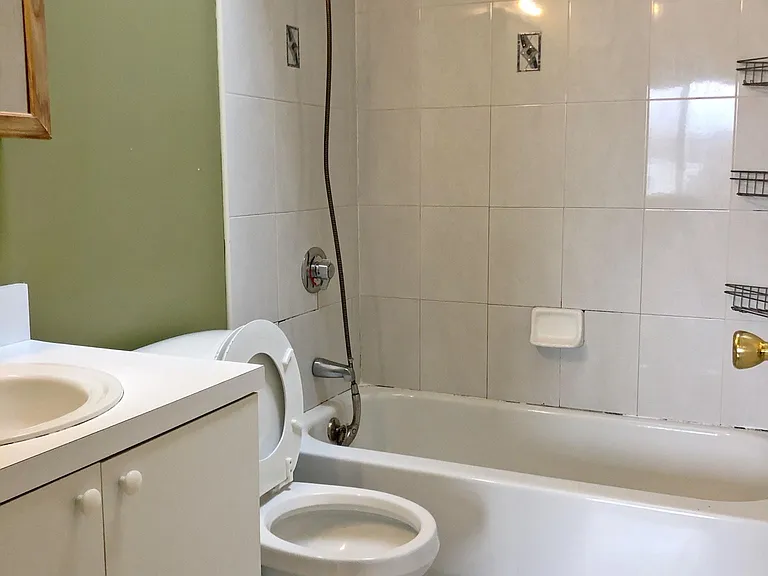 223 Clifton Ave — Photo 7