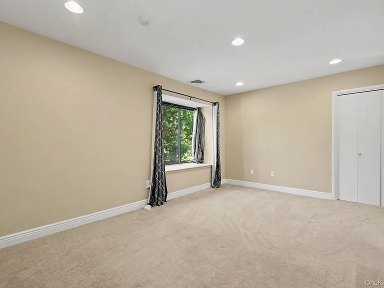 212 Old Farm Ln — Photo 19