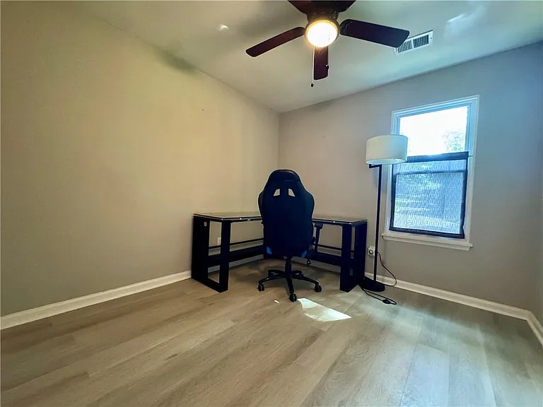 3814 Whaley Ct — Photo 9