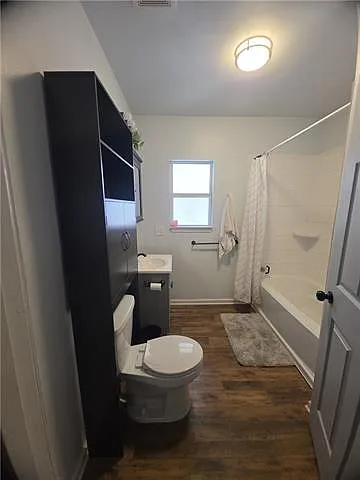 2432 Saint Anthony St — Photo 5