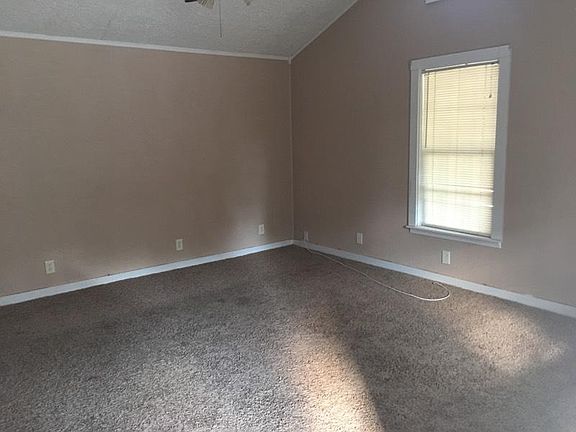 4th image of 803 Avenue N