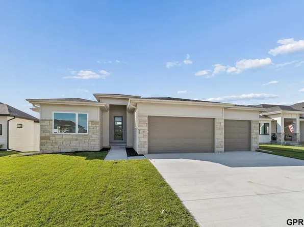 5540 N 213th Ave, Elkhorn, NE 68022