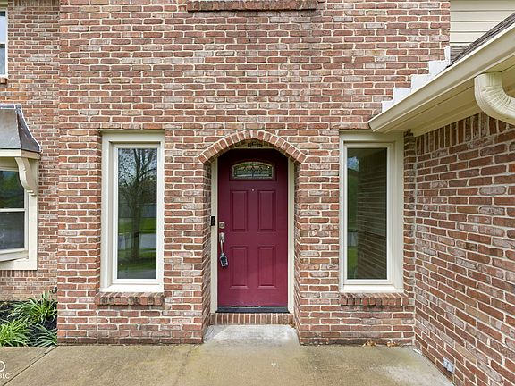 4th image of 960 Arrowwood Dr