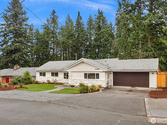 3rd image of 20008 Meridian Place N