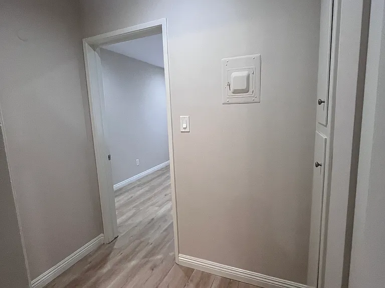 325 W Lexington Dr #4 — Photo 5
