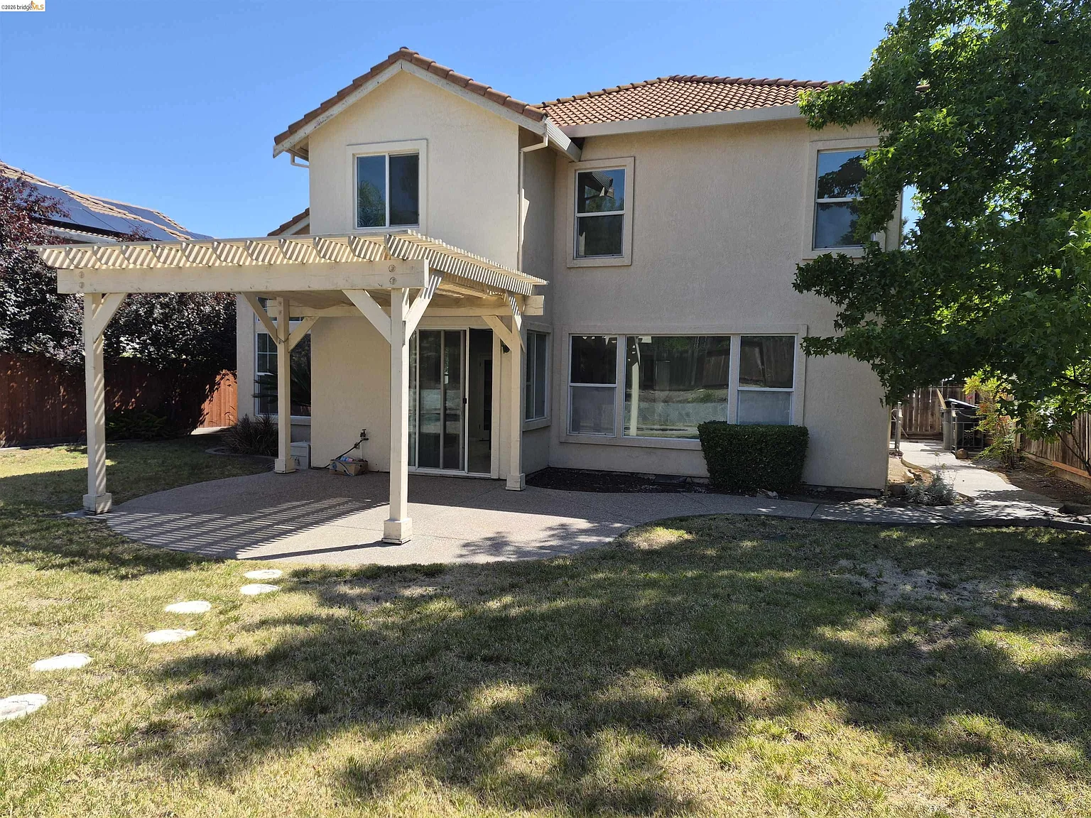 3 bed, 2.5 bath, 2454 sqft, $3,800 — Photo 3