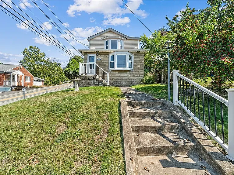 5742 Verona Rd