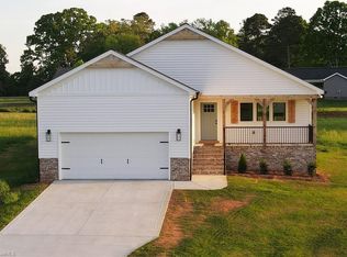 153 Tranquility Ln, Harmony, NC 28634
