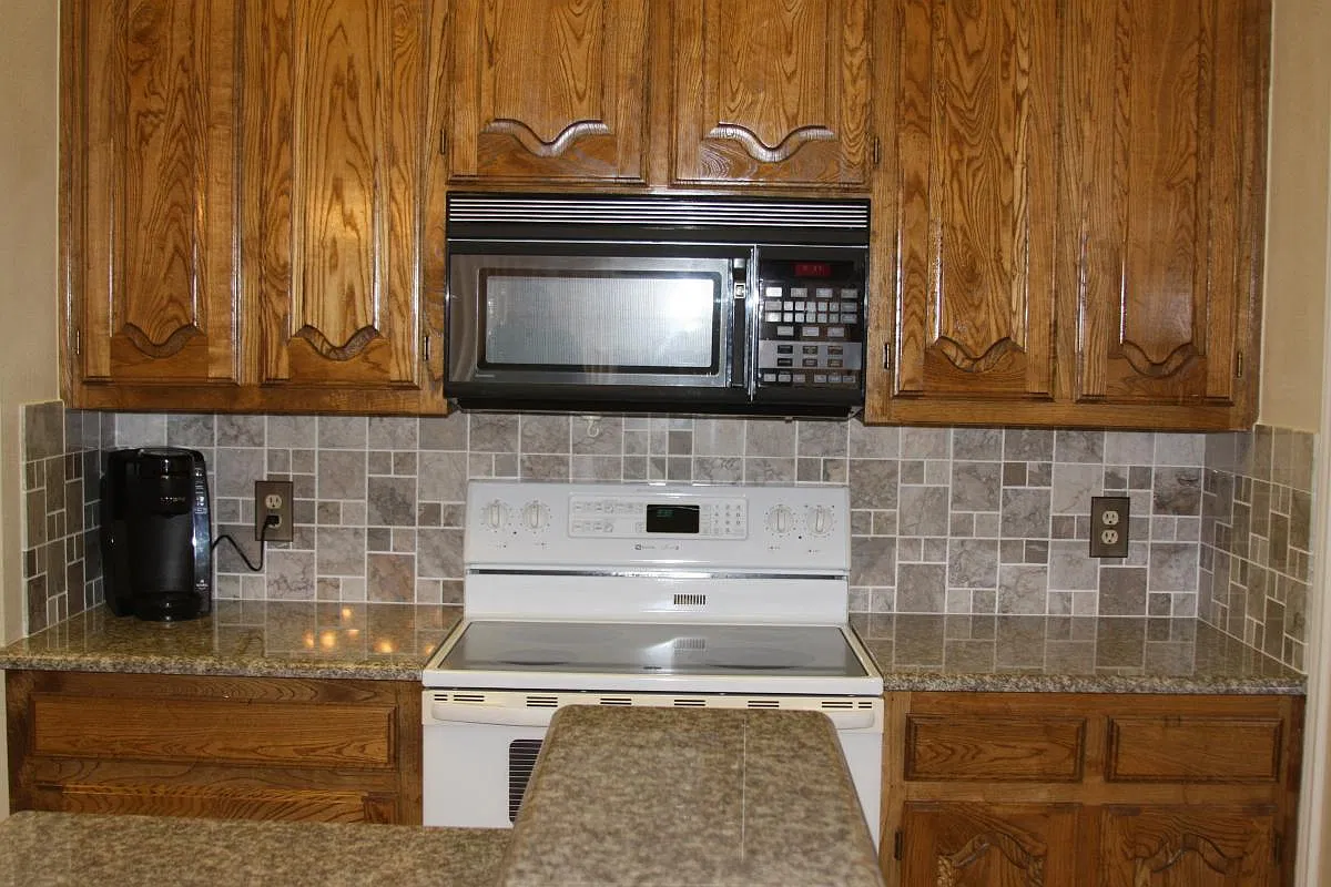 3 bed, 1336 sqft, $2,450 — Photo 3