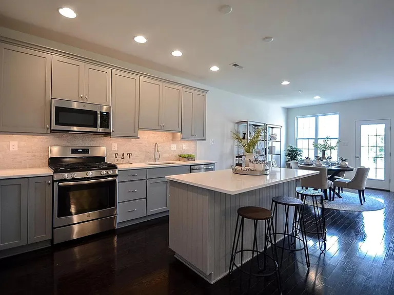 133 Woodwinds Dr — Photo 4
