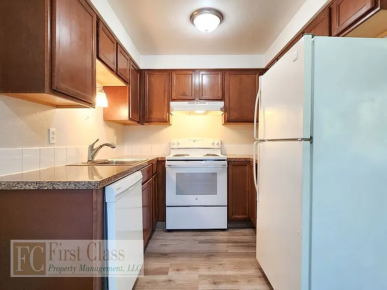 10068 SW Garrett St — Photo 9
