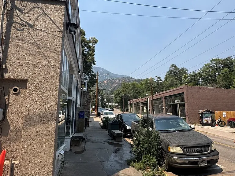 115-117 Ruxton Ave — Photo 9