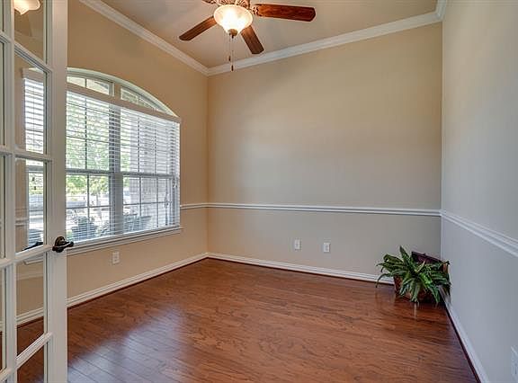 4th image of 5512 Sundale Dr
