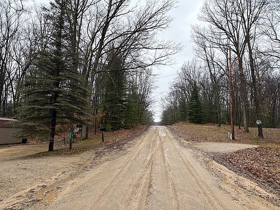 4th image of 3060 Hazel Rd