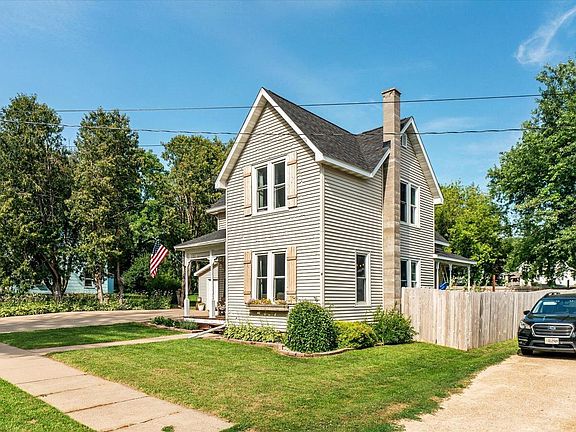 2nd image of 211 Ramsland STREET