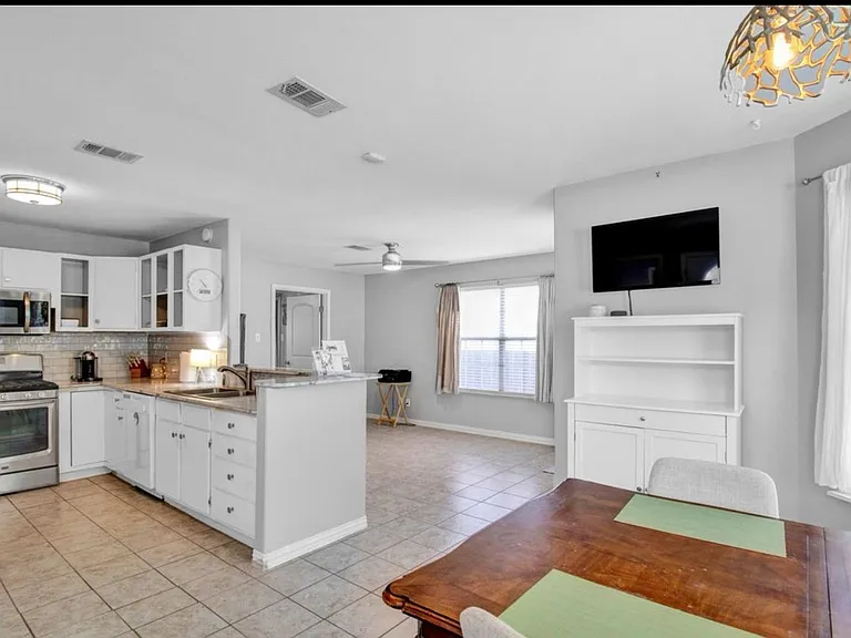 Tall Timbers Dr — Photo 4