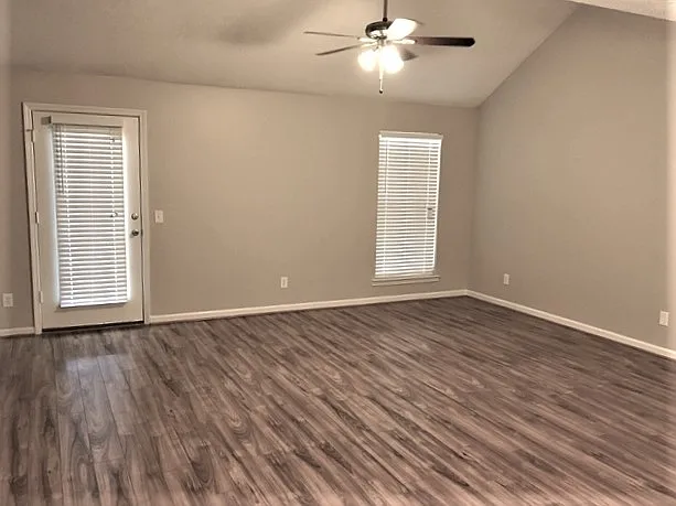 155 Brianna Cir — Photo 5