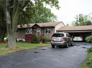 5941 Bowmiller Rd, Lockport, NY 14094