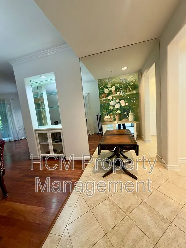 1 bed, 1.0 bath, 835 sqft, $2,800 — Photo 2