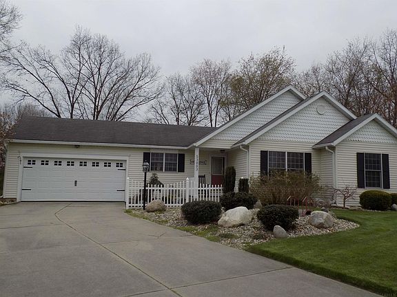3rd image of 53883 Sunnybrook Ln