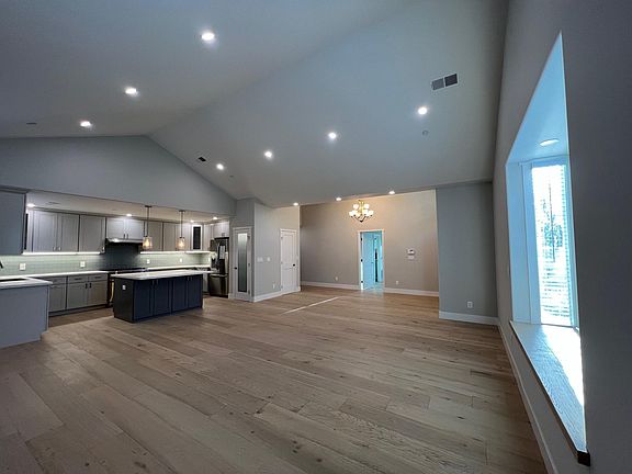 2nd image of 1021 Hedegard Ave