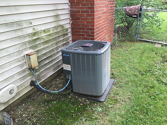3rd image of 8808 Newton Dr